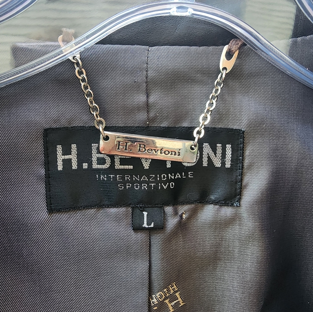 Womens Lambskin Brown Leather Blazer
by H. Bevtoni. Details:Size L.New Condition - Picture 8 of 11